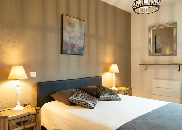 Le Clos Bellevue T3 Parking + Piscine * ロデーズ