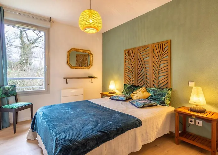 Le Clos Bellevue T3 Parking + Piscine アパート ロデーズ